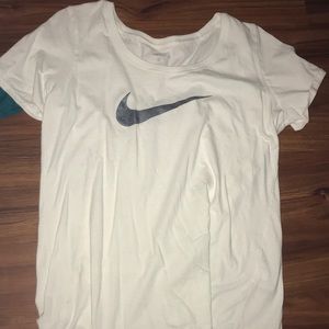 Women’s Nike shirt